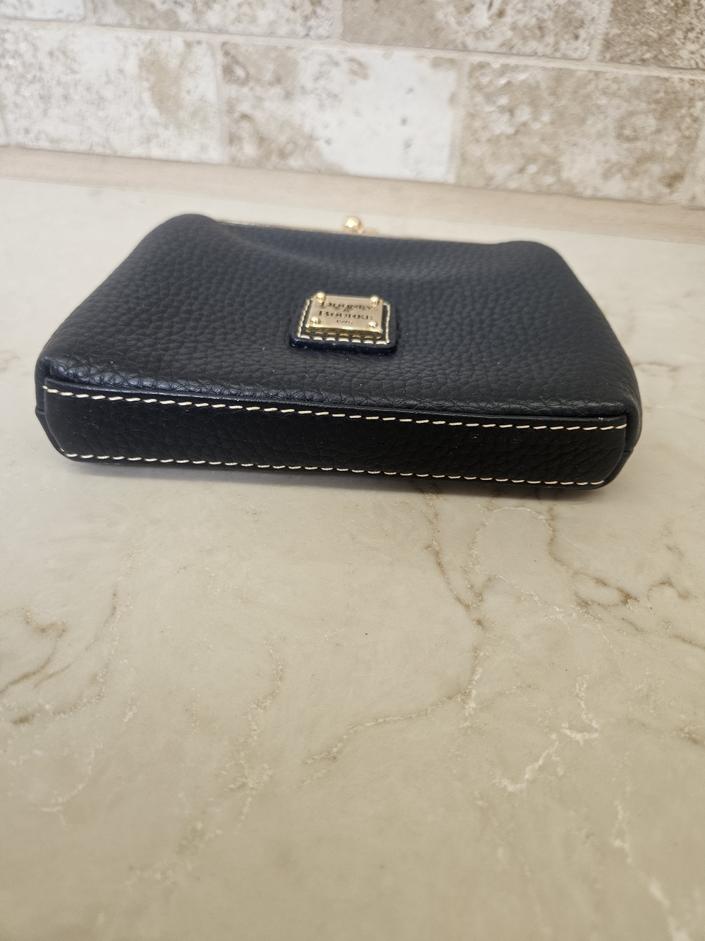 Dooney and Bourke - Large Wallet Kisslock Coin Purse - Pebbled Marine Leather - Picture 4 of 5